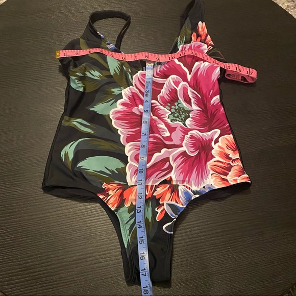 Medium Coverage One Pc Swimsuit Black Floral Multi - Picture 2 of 7